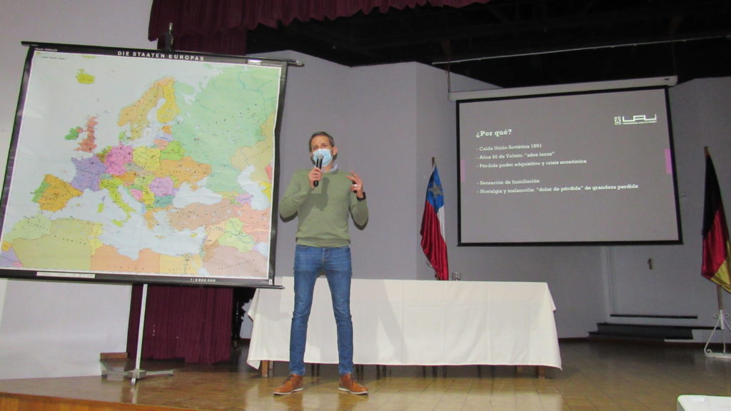 Ex alumno e historiador ofreció charla sobre Guerra Rusia-Ucrania para alumnos de III° y IV° Medio